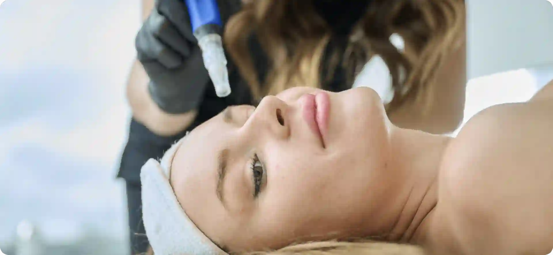 How Do Microneedles Trigger New Collagen and Elastin in Loose Skin Billericay?